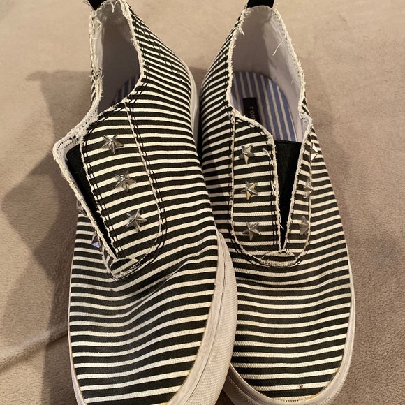Tommy Hilfiger Striped Slip On Sneakers - Picture 1 of 2